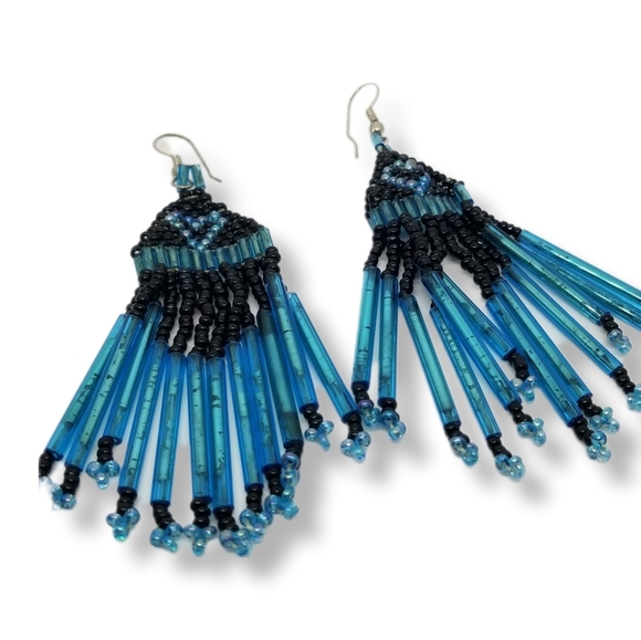 VINTAGE BLUE & BLACK PEYOTE GLASS BEADED SOUTHWESTERN STYLE DROP HOOK EARRINGS - Picture 5 of 5